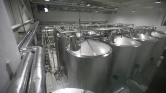 和氏乳業(yè)集團(tuán) 建智能化樣板工廠，未來羊奶新高地